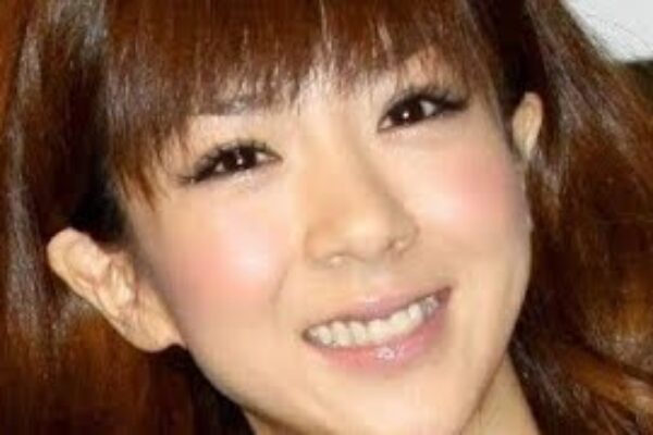 ４７歳タレント　水着ショットに衝撃「スタイル良すぎ」「ステキです」年下男性と結婚で１３年前出産